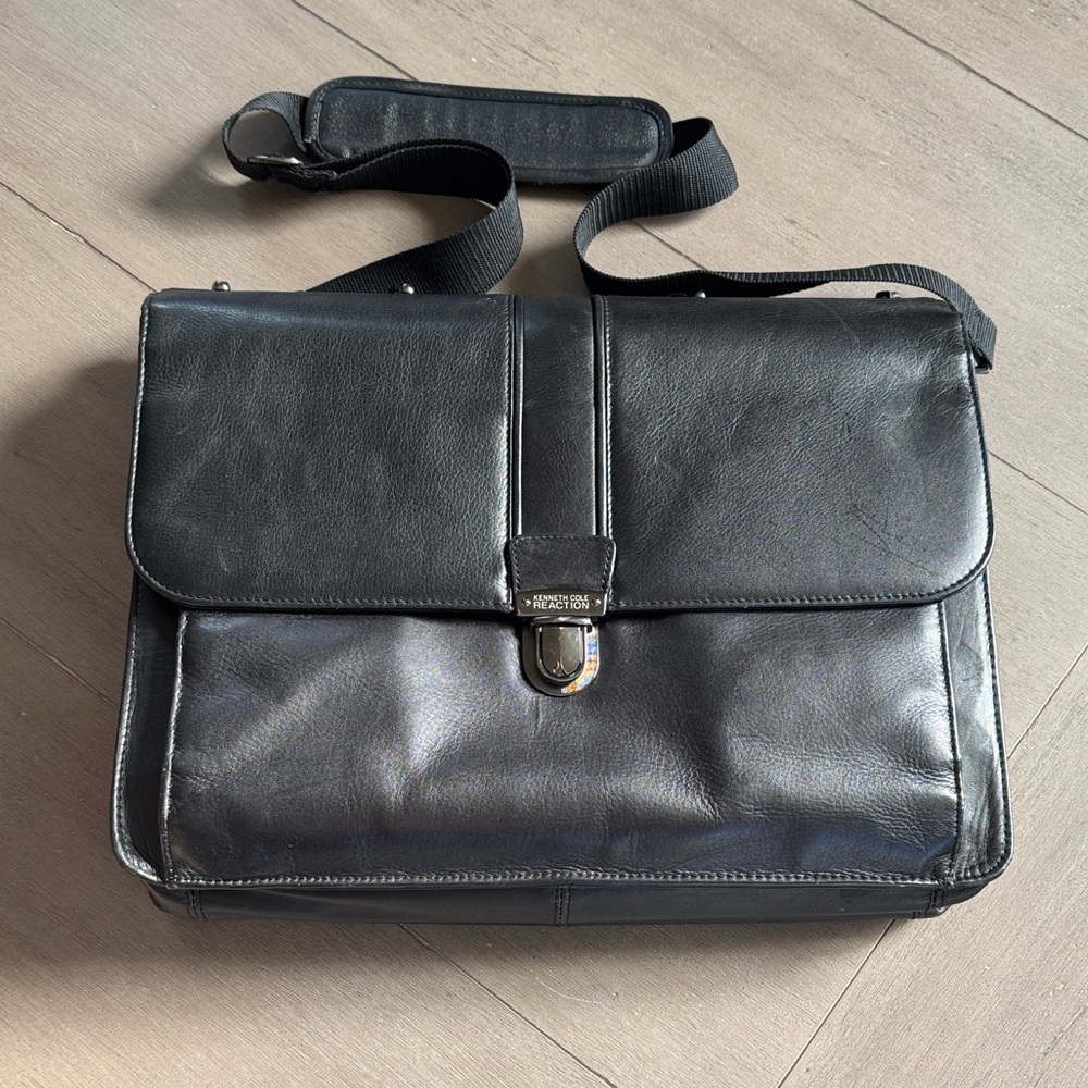 Kenneth Cole Reaction Black Leather Portfolio Messenger Bag